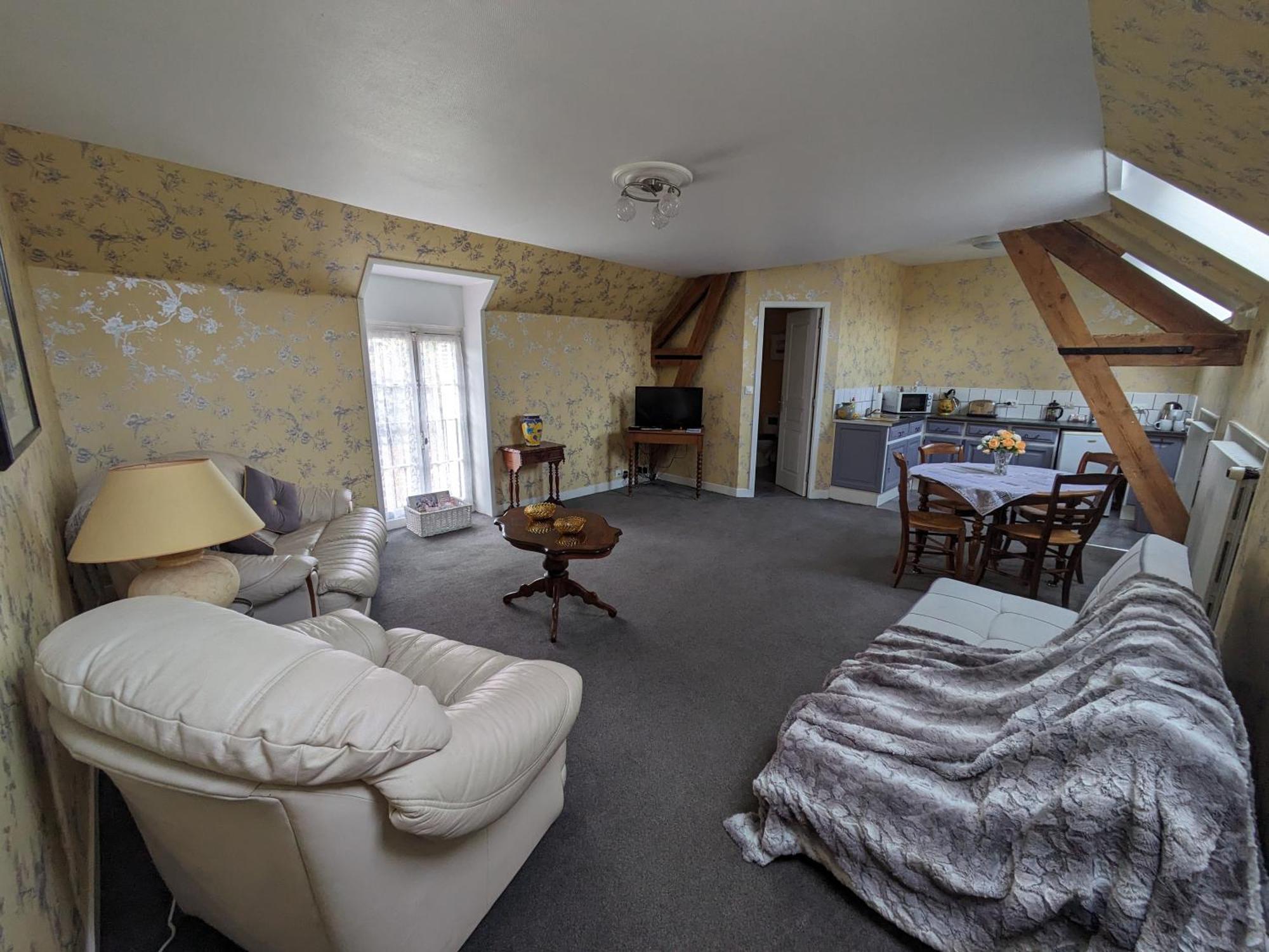 Chateau De Sauge Homestay *