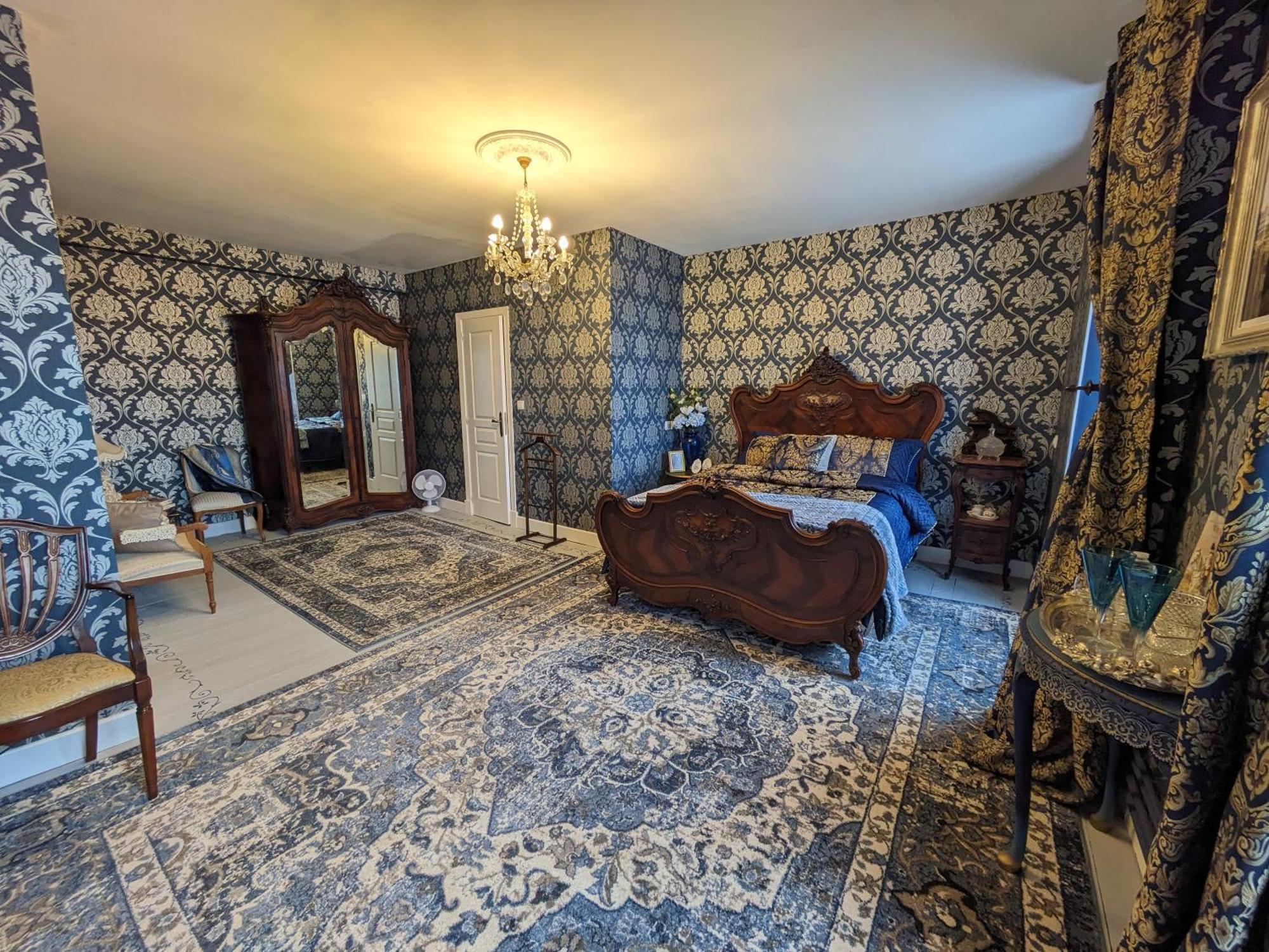 Homestay Chateau De Sauge