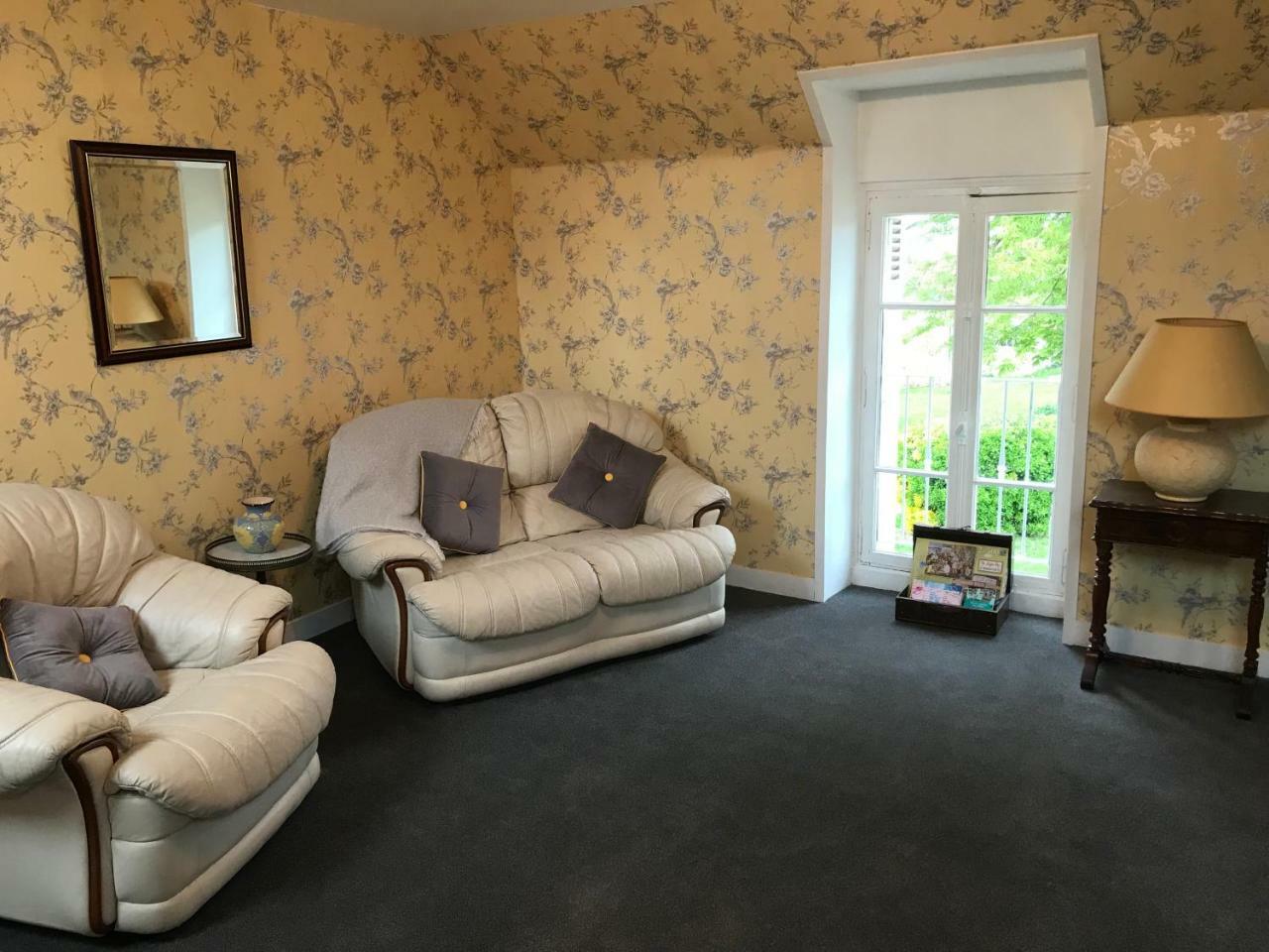 Homestay Chateau De Sauge *